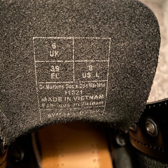 Dr. Martens 1460s Women’s Smooth Leather Lace Up Boots - Picture 6 of 7